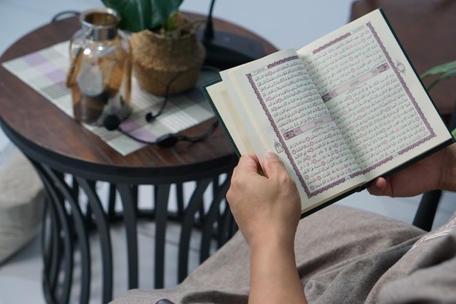 Khataman Al Quran foto Madrosah Sunnah Unsplash