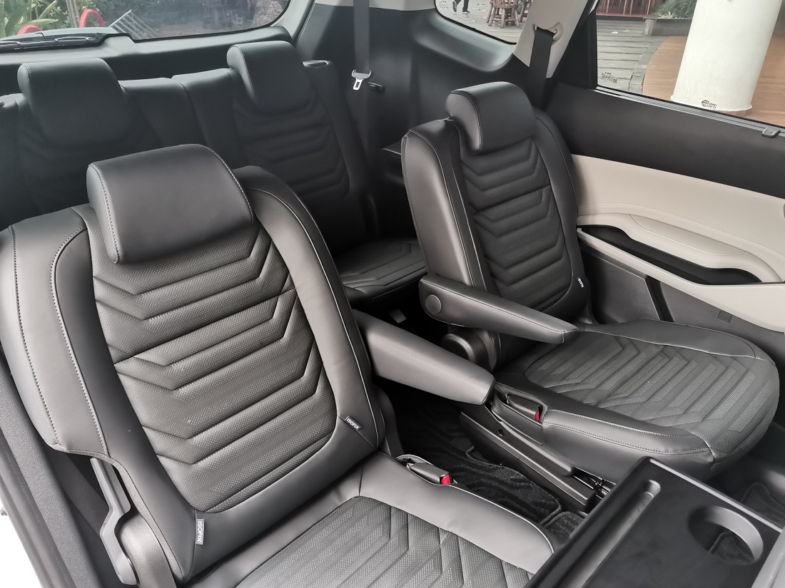 Captain Seat Terpasang di Kia Carens 1.5L