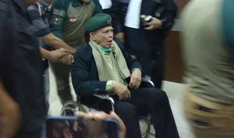 Sakit, Kivlan Zen Absen Persidangan