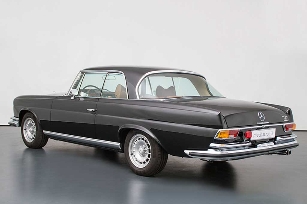 Mercedes-Benz W111 1977 Klasik, 'Disuntik' Mesin SLK55 AMG