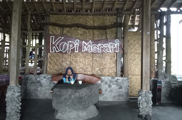 Seruput Hangatnya Kopi Merapi di Cangkringan