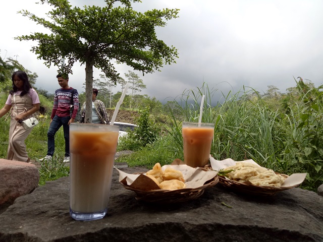 Seruput Hangatnya Kopi Merapi di Cangkringan