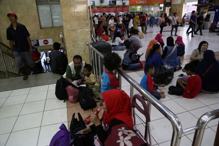 Susahnya Mengakses Musala dan Toilet di Stasiun Commuter Line