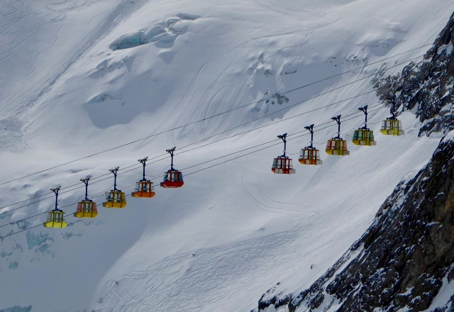 Lift Ski Paling Ekstrem di Dunia