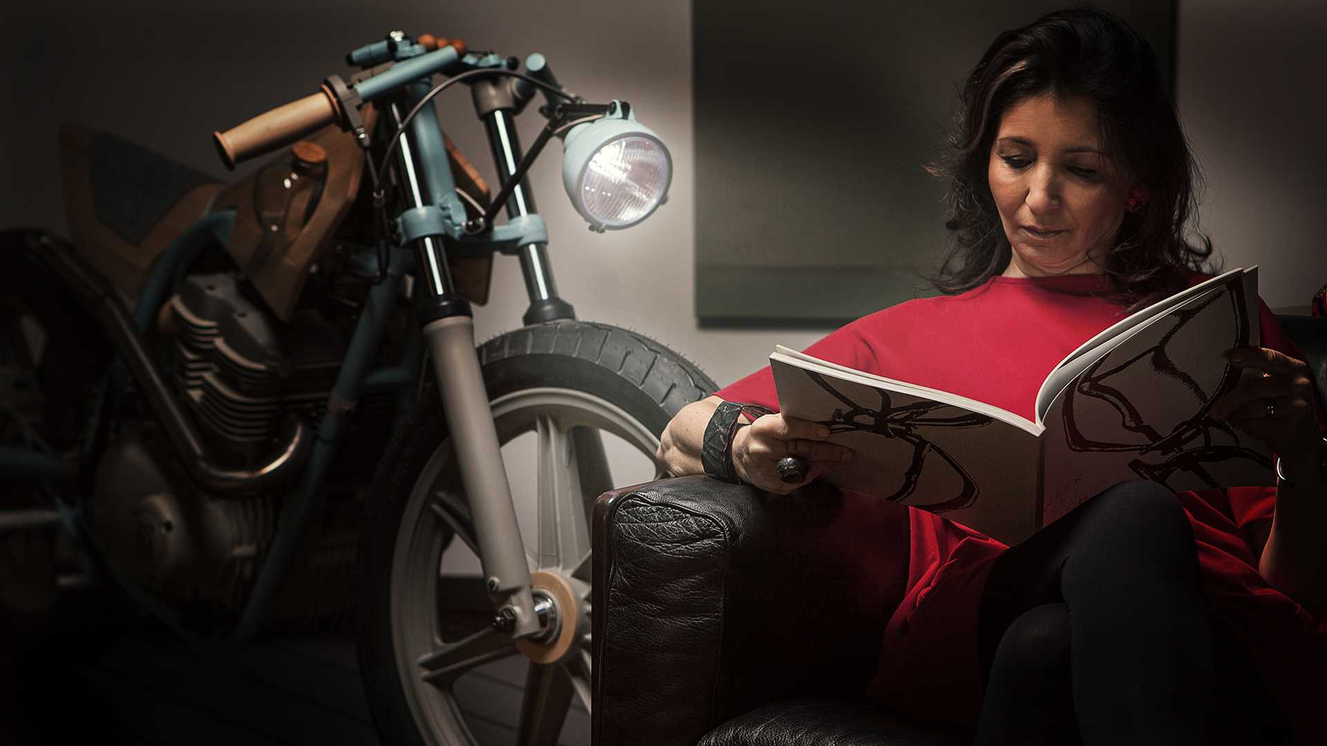 Yamaha XS500 Disulap jadi Furnitur Lampu Baca
