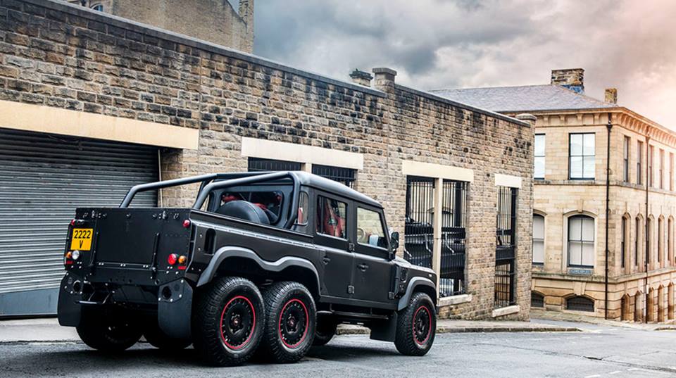 Gagahnya Land Rover Defender 6x6 Garapan Kahn Design