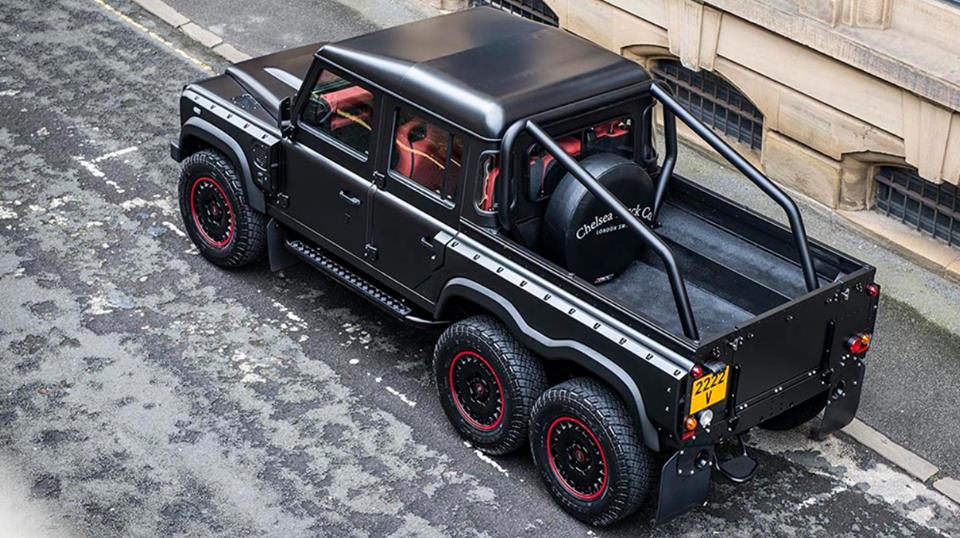 Gagahnya Land Rover Defender 6x6 Garapan Kahn Design