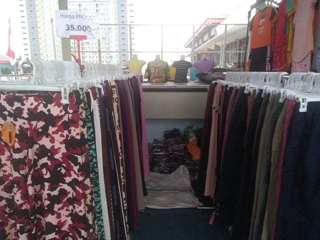 Keuntungan Berjualan di <i>Skybridge</i> Belum Signifikan