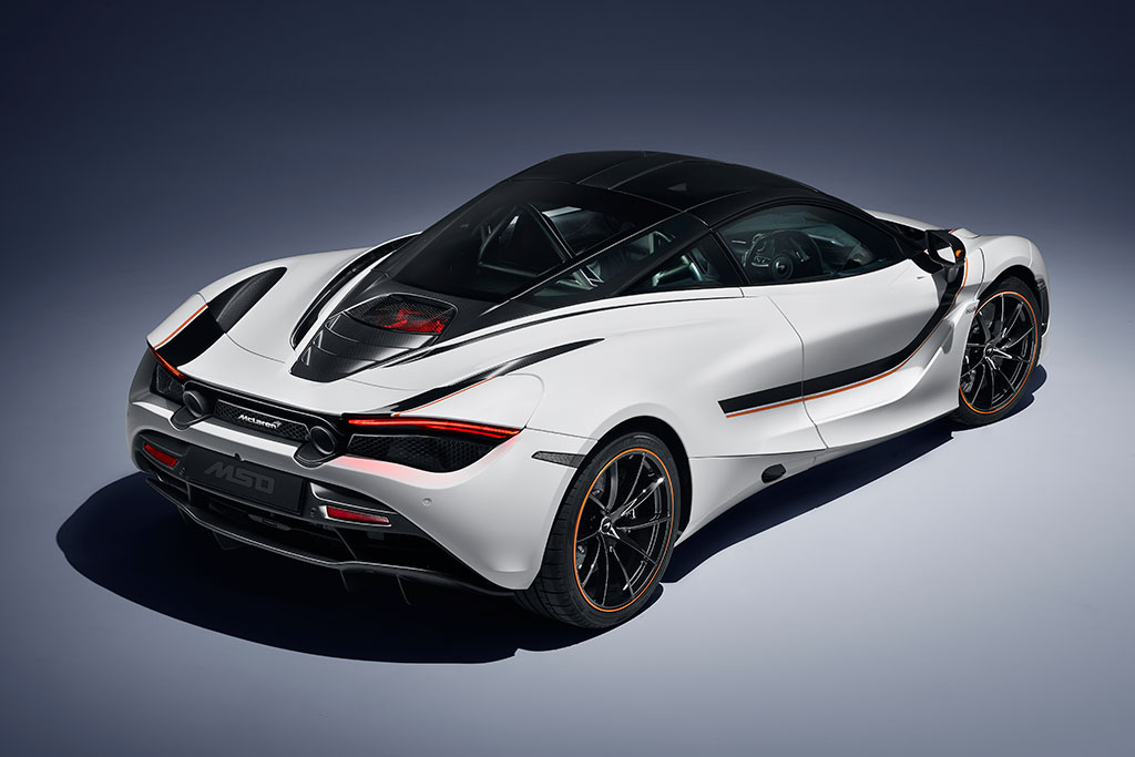 McLaren 720S First Track, Seputih Sambaran Petir