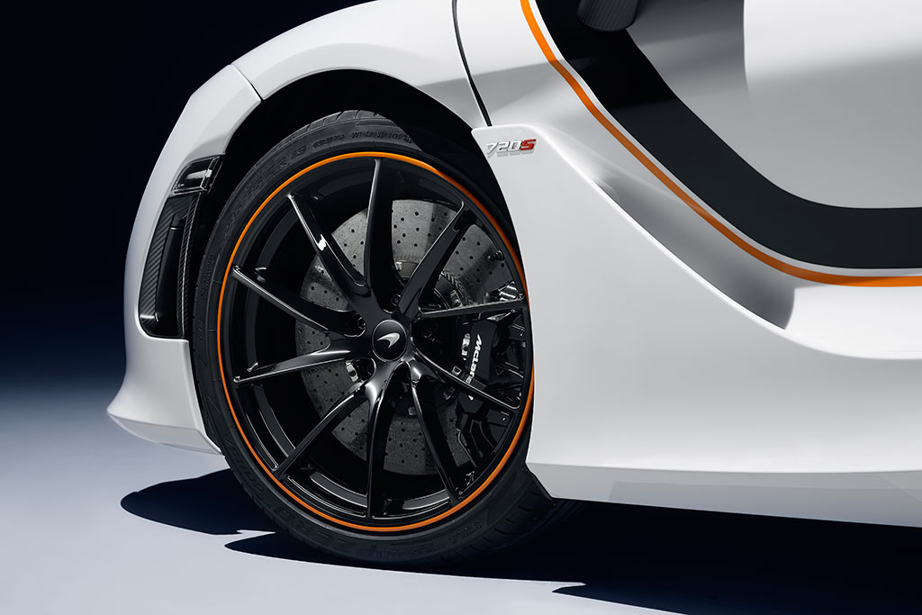 McLaren 720S First Track, Seputih Sambaran Petir
