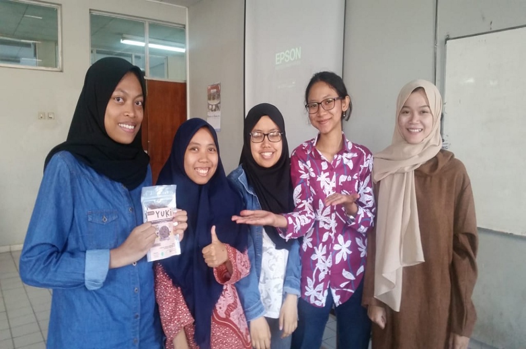 Biskuit Tempe Buatan Mahasiswa UB Ikut Kompetisi Pangan Internasional
