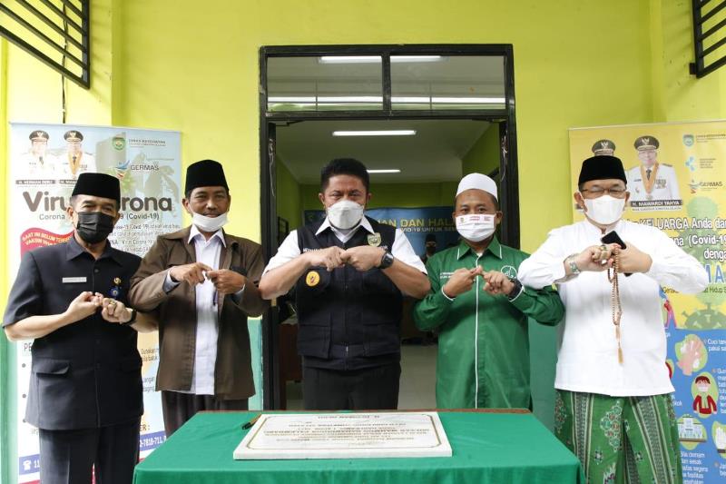 Herman Deru Inisiasi Vaksinasi Massal Bagi Pengurus Ponpes di Sumsel