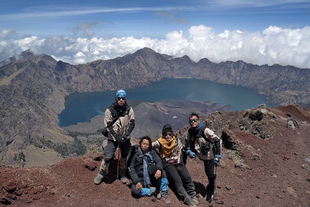 BAKTI Perkuat Sinyal di Gunung Rinjani