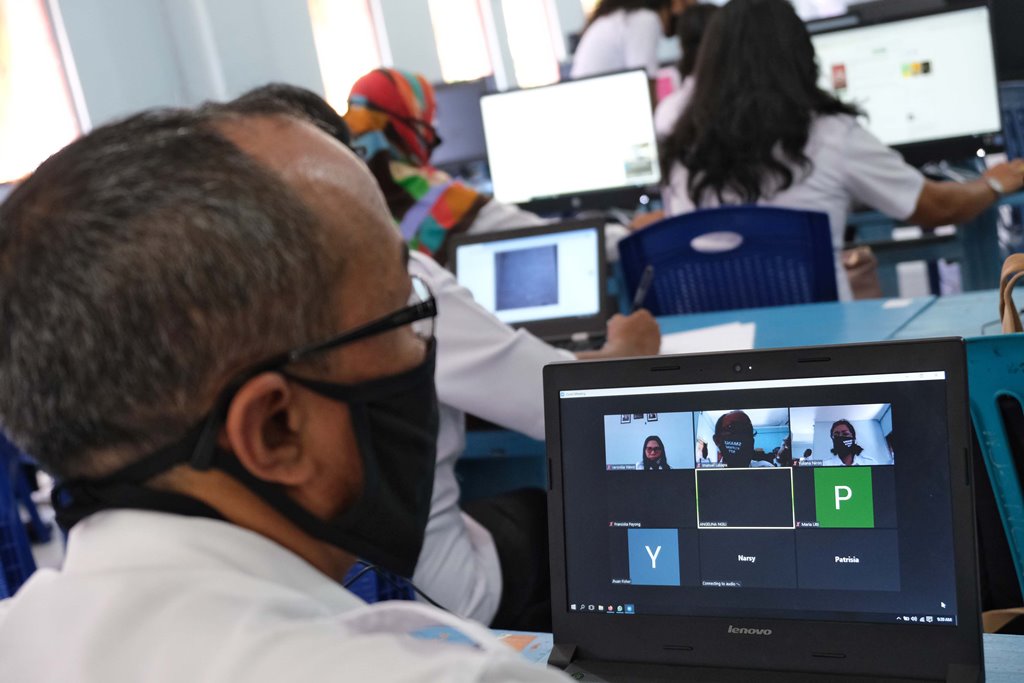 Terkendala Internet, Sekolah di Mataram Dibantu Bakti Kominfo