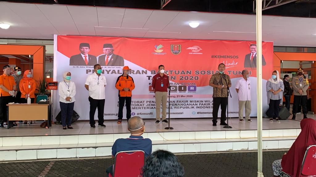 Kemensos Cairkan Bansos Tunai Perdana di Jawa Tengah