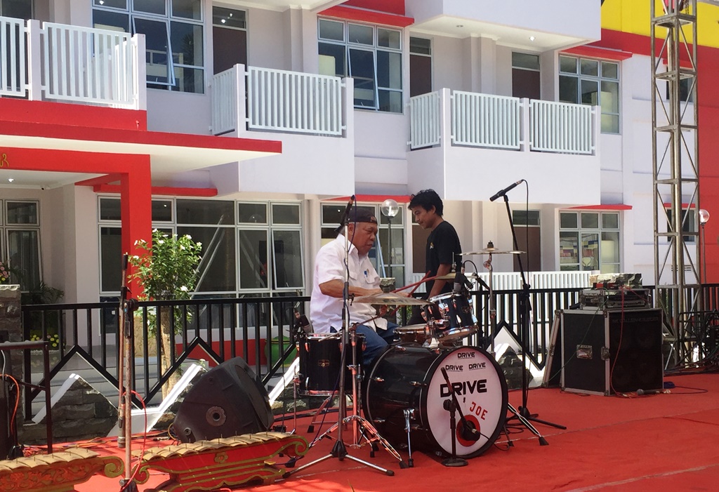 Gebukan Drum Menteri PUPR Tandai Peresmian Rusunawa Unikal