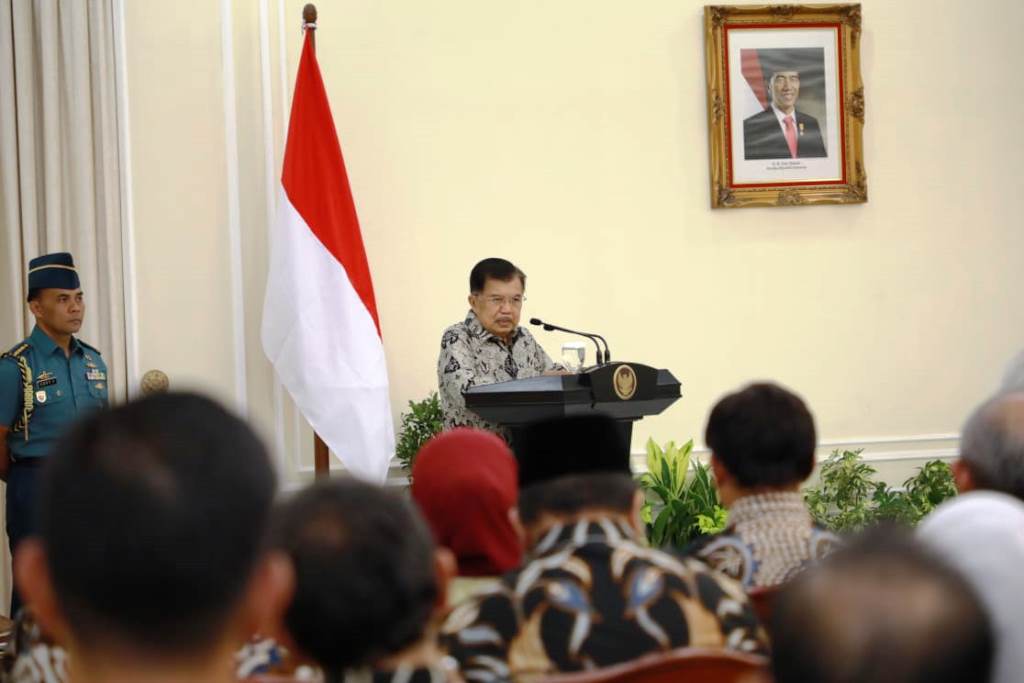 JK Serahkan Anugerah Paritrana 2018 kepada Pemda dan Korporasi