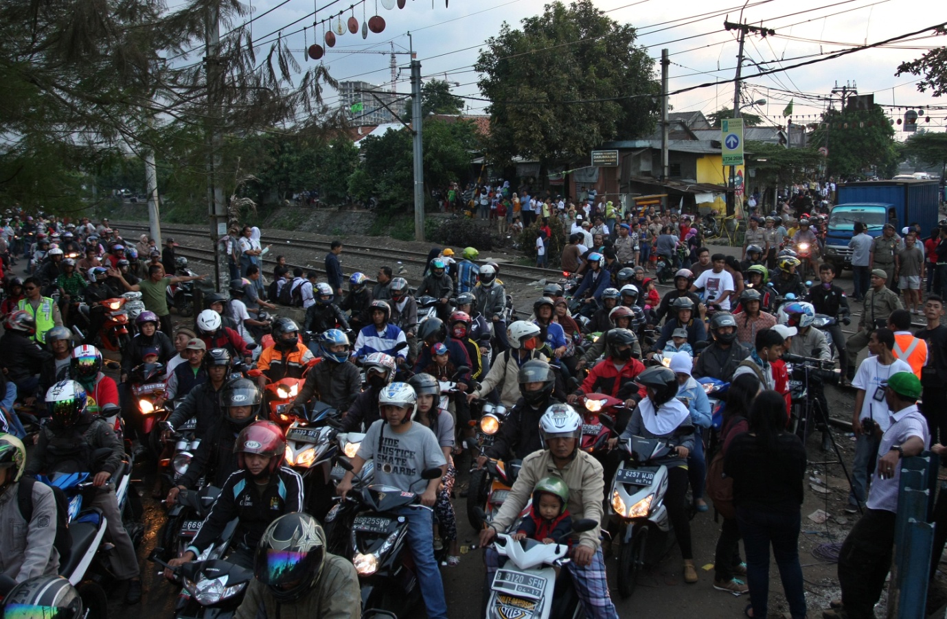 Pembangunan MRT ke Serpong Membuat Kelompok Menengah Atas Tinggalkan Kendaraan Pribadi
