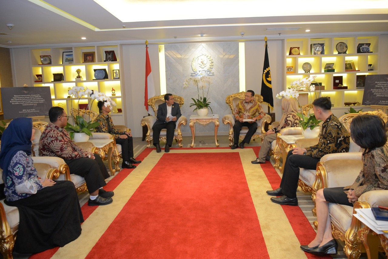 Ketua DPR Dorong Remaja Kenal Politik