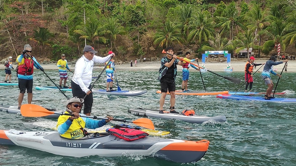 Dukung Ekowisata Trenggalek, BPJSTK Bagikan Bibit Terumbu Karang