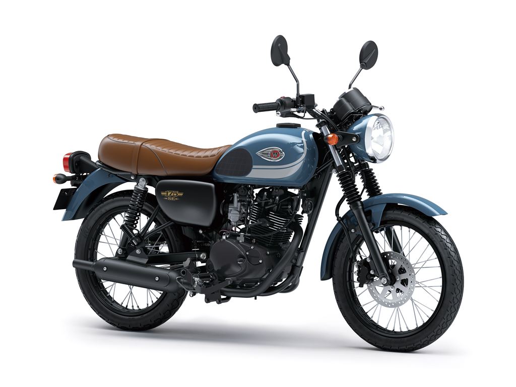 Kawasaki W175 Curi Perhatian Pencinta Motor Klasik