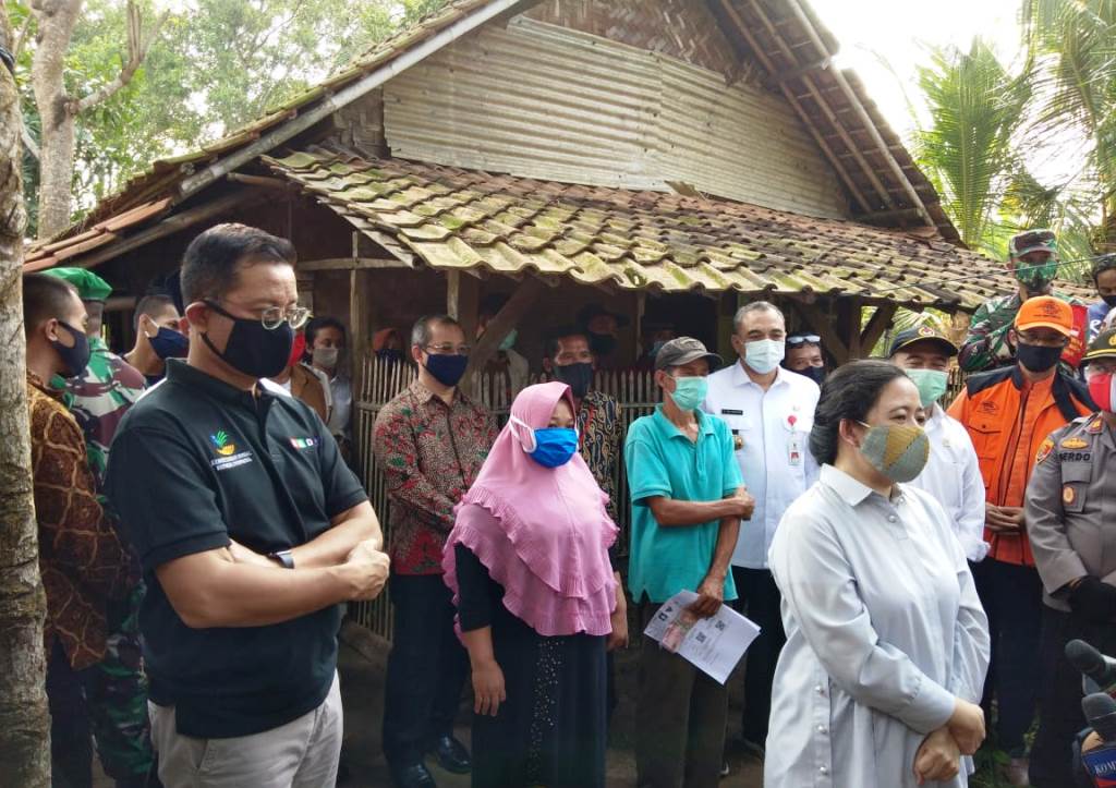 Mensos dan Ketua DPR Salurkan BST di Kabupaten Tangerang