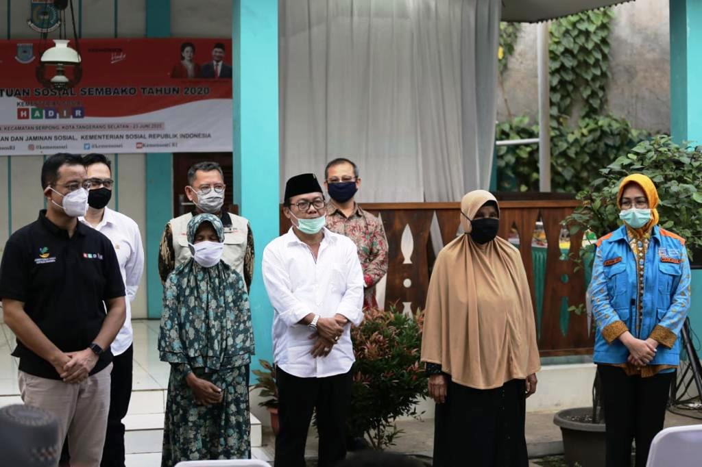 Mensos dan Ketua DPR Salurkan BST di Kabupaten Tangerang