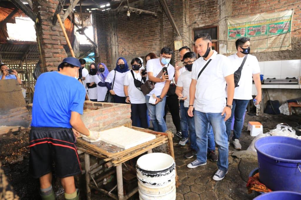 Pegawai Baru LPDB-KUMKM Kunjungi Para Mitra di 3 Provinsi