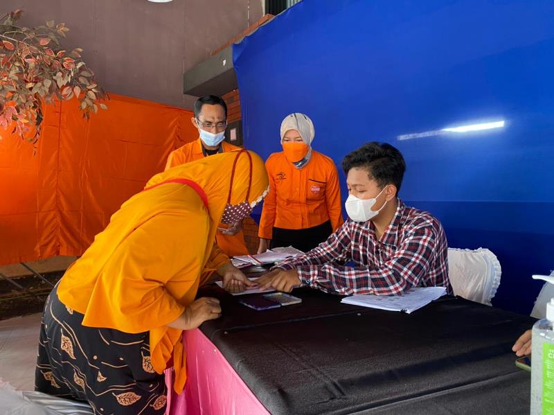 Pantau Penyaluran Bansos di Pekalongan, Mensos Risma Sebut Ada Masalah di Sembako