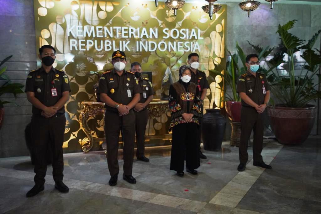 Berantas Pungli Bansos, Risma: Butuh Waktu