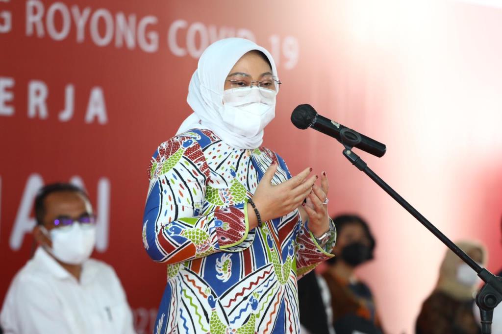 Menaker Ida: Vaksinasi Pekerja Jadi Bagian Strategis Pulihkan Dunia Industri