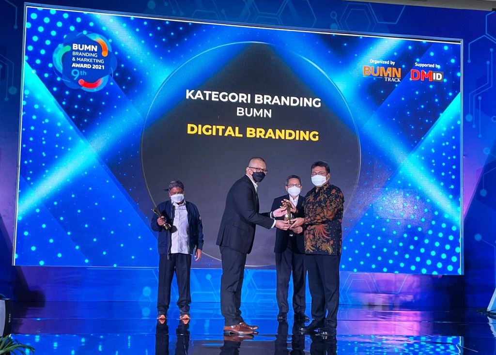 Selamat! Pos Indonesia Raih 3 Penghargaan BUMN Branding & Marketing Award 2021