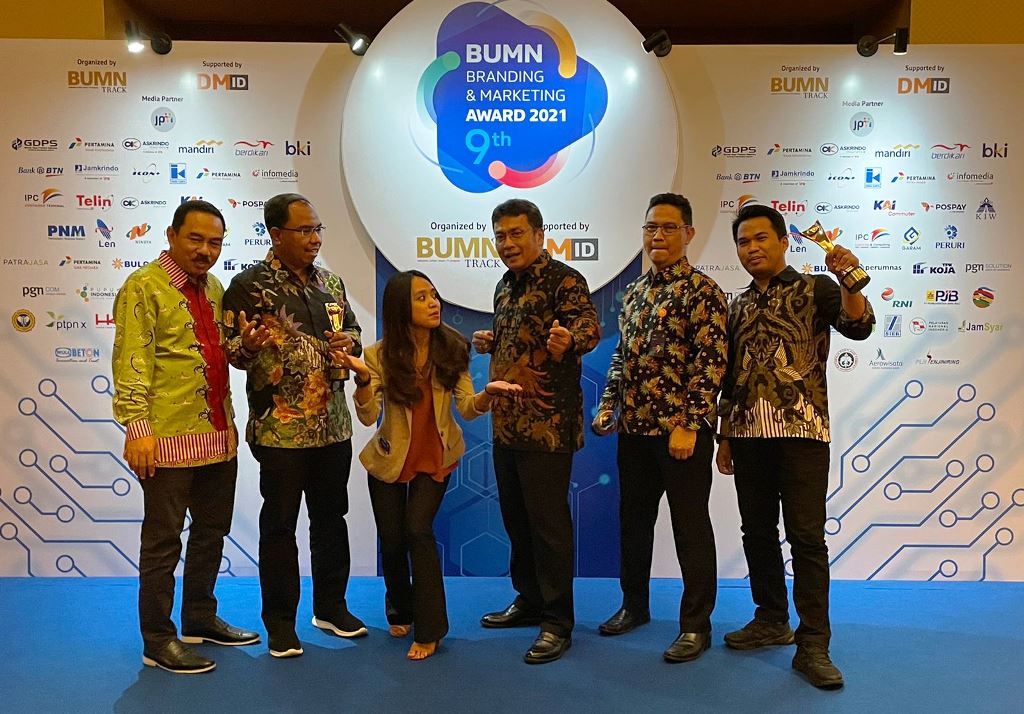 Selamat! Pos Indonesia Raih 3 Penghargaan BUMN Branding & Marketing Award 2021