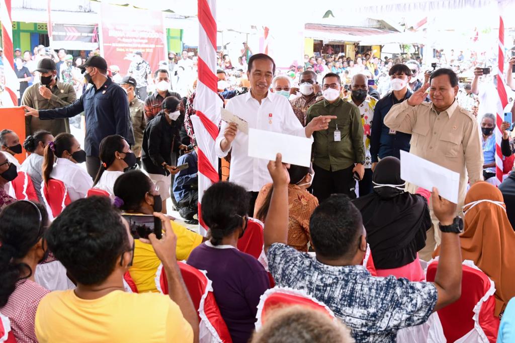 Tinjau Bansos di Maluku, Presiden Sebut dalam Seminggu BLT BBM Tersalurkan kepada 8,1 Juta Penerima