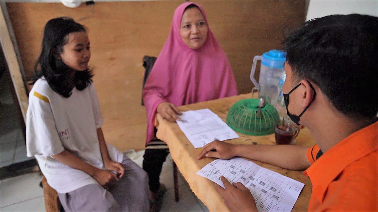 PT Pos Indonesia Salurkan Bantuan ATENSI untuk Yatim Piatu dari Kemensos