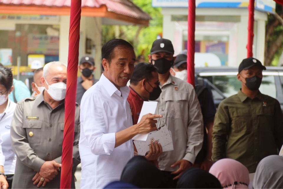 Pantau Penyaluran Bansos di Balikpapan, Presiden Jokowi Sebut BLT BBM Tersalurkan 99,7% dan BSU 72%