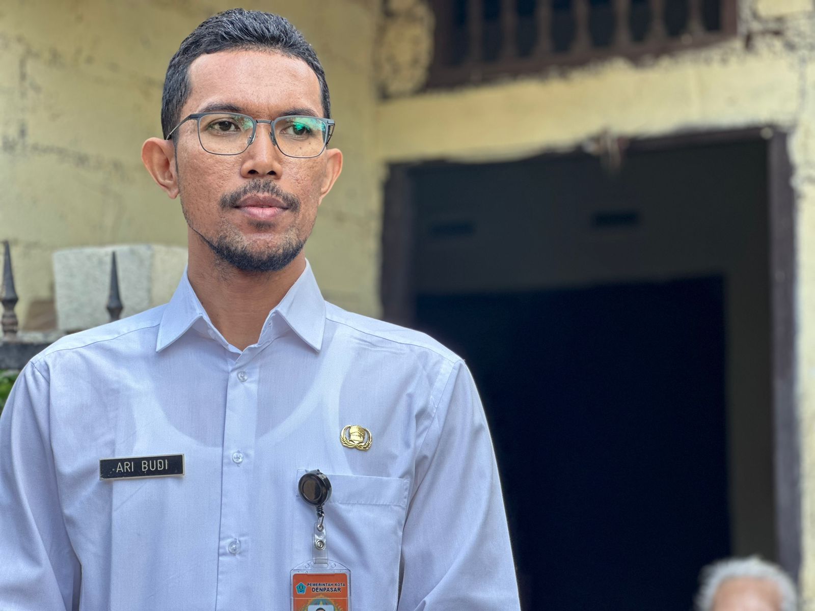 Pemerintah Apresiasi Pos Indonesia dalam Penyaluran Bansos Sembako secara <i>Door to Door</i>