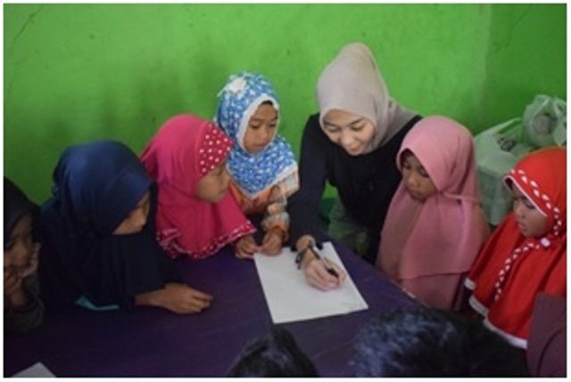 Mahasiswa UNPAR Membangun Masyarakat Mandiri