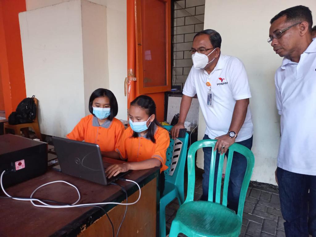 Ambil BSU di Kantorpos, Pekerja: Cepat, Mudah, dan Petugasnya Ramah