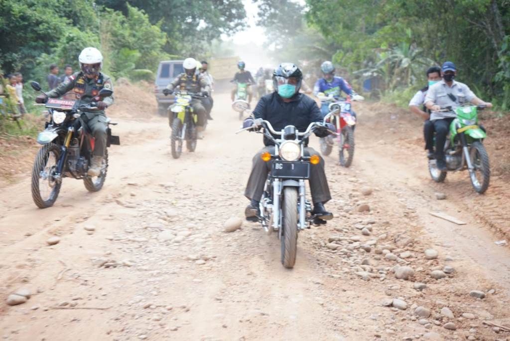 Cek Kondisi Jalan di Musi Rawas, Gubernur Sumsel Kendarai Motor Puluhan Kilometer