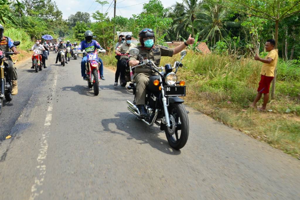 Cek Kondisi Jalan di Musi Rawas, Gubernur Sumsel Kendarai Motor Puluhan Kilometer