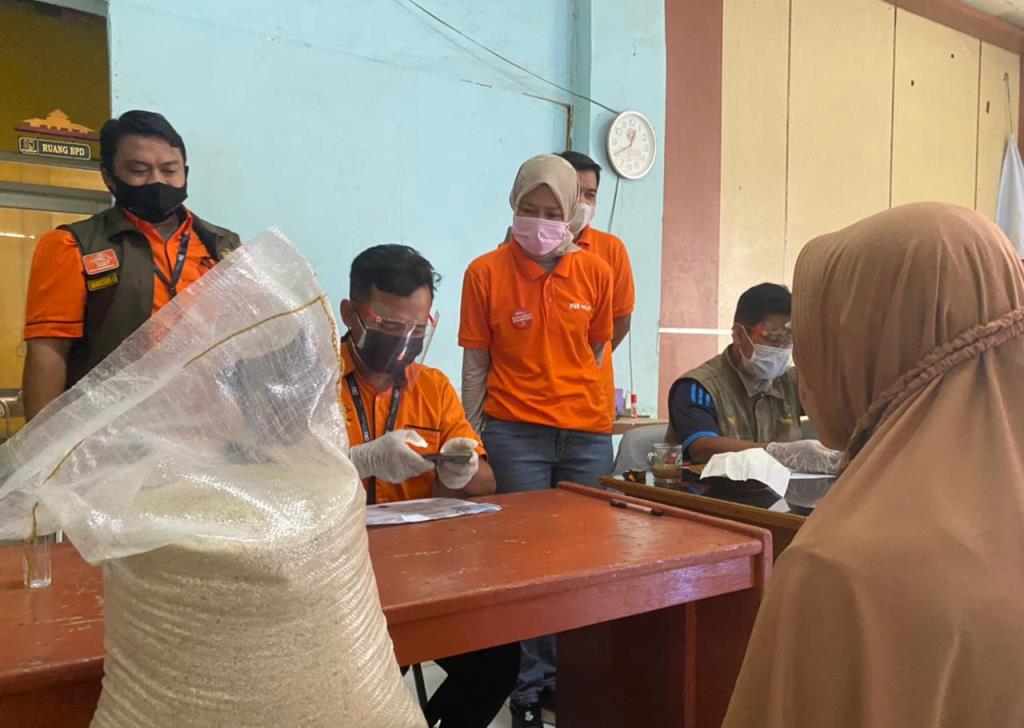 Pos Indonesia dan Bulog Gerak Cepat Ganti Beras Rusak Akibat Kapal Tenggelam
