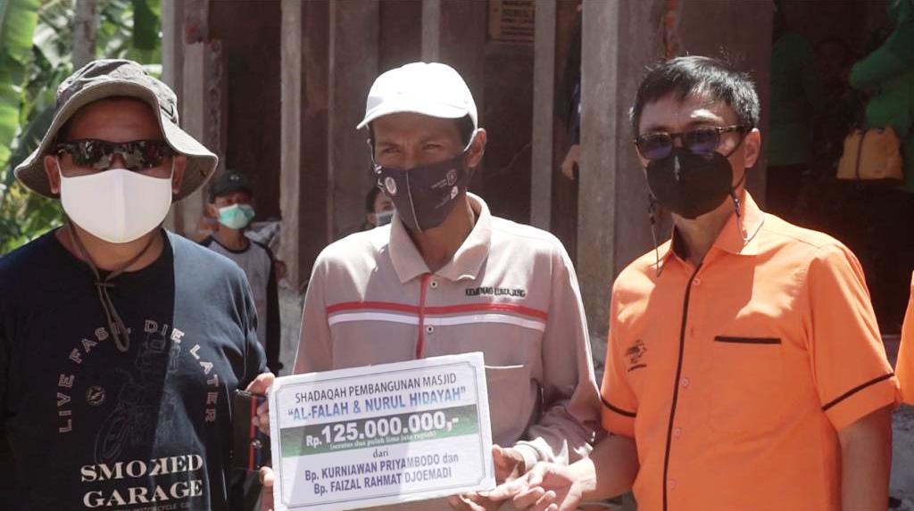 Pos Indonesia Salurkan Bantuan kepada Korban Bencana di Lumajang