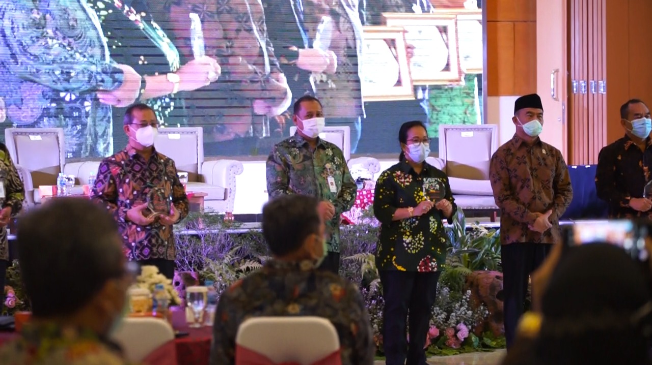 Kemensos Raih 4 Penghargaan Inovasi Pelayanan Publik dan Anti Korupsi