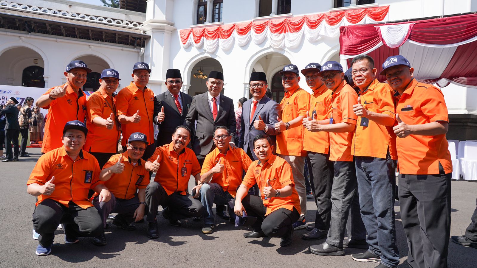 Selamat! Direktur Bisnis Jaskeu PT Pos Indonesia Terima Penghargaan Satyalancana Wira Karya dari Presiden