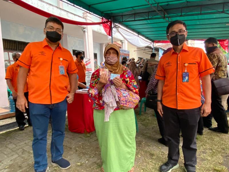Warga Tionghoa Tangerang Dapat BST pada Tahun Baru Imlek