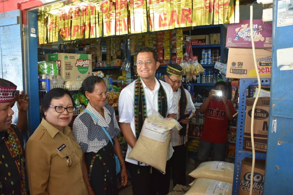 Mensos Targetkan Angka Kemiskinan di Manggarai Barat Turun dalam 6 Bulan