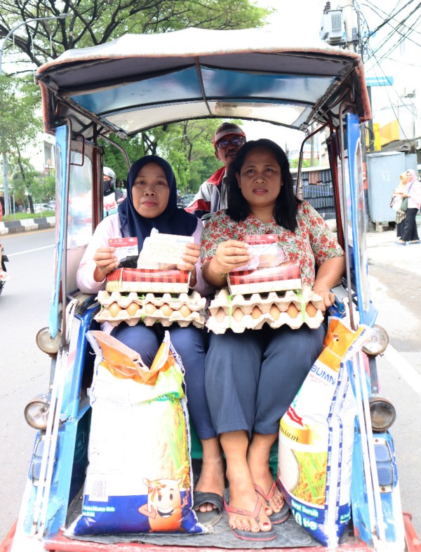 Penambahan Bantuan pada Program Sembako Murah Disambut Gembira KPM