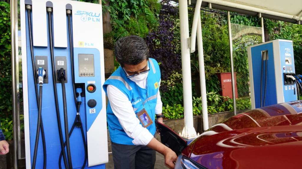 Diskon 30 Persen Bagi Pengguna Kendaraan Listrik dari PLN