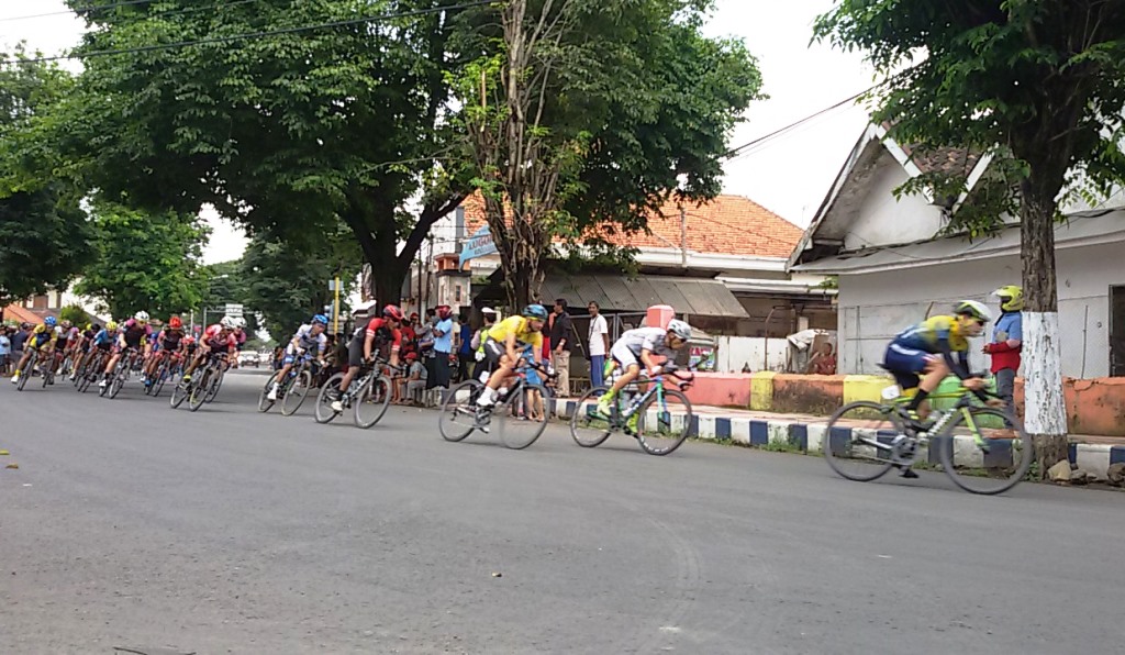 Pembalap 46 Tahun Juara Tour de Banyuwangi-Ijen 2017
